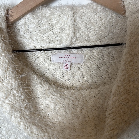 New Directions Studio Women’s Cowl Neck White Sweater With Kangaroo Pocket XL - Picture 2 of 9